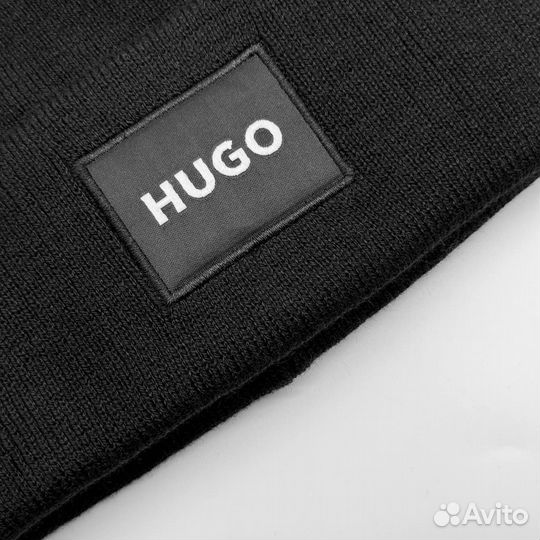 Шапка Hugo отлично тянется