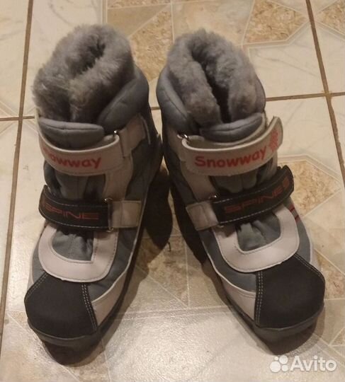 Лыжные ботинки