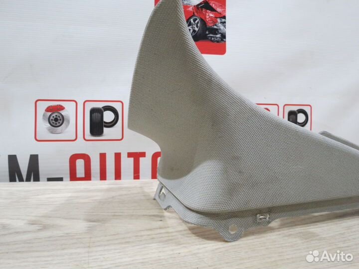 Обшивка стойки задняя правая Audi A7