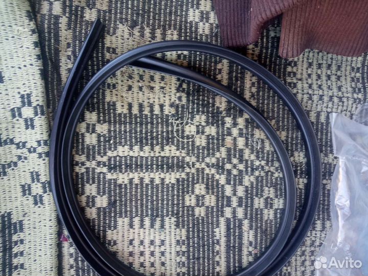 Уплотнитель кромки лобового и крыши универсальный