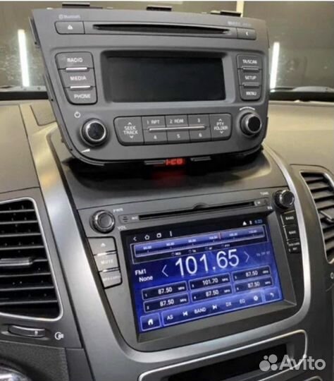Штатная магнитола Kia sorento (верхняя)