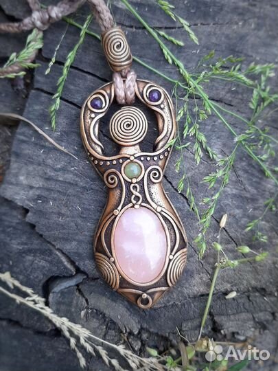 Создаю волшебные кулоны обереги натуральным камнем