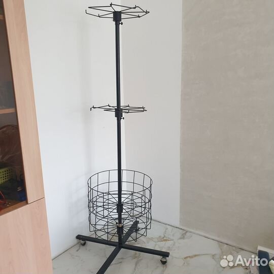 Стойка для одежды