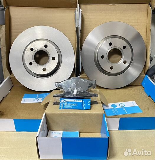 Тормозные диски + колодки перед. Ford focus 3