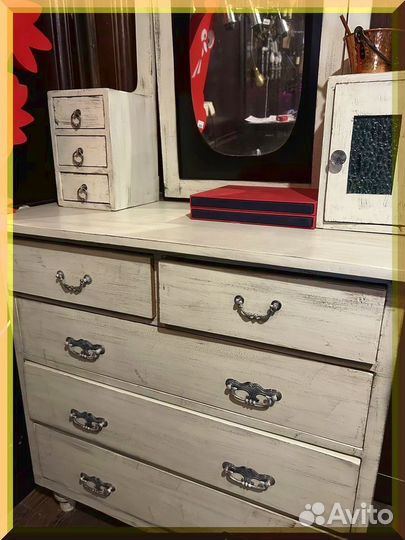 Старинное трюмо с зеркалом