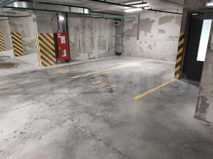 Машиноместо, 14 м²