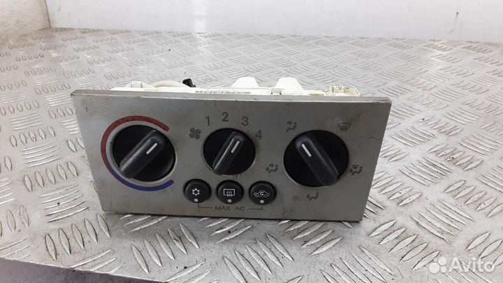 Блок управления климатической установкой Opel Meri