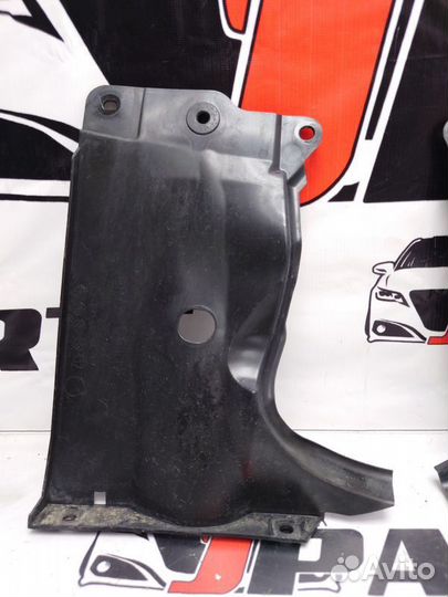 Пыльник двигателя Mazda 3 BK рестайлинг (2006—2009