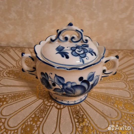 Сахарница гжель