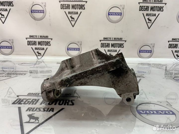 Кулак поворотный передний левый BMW 1' E81 3' E90