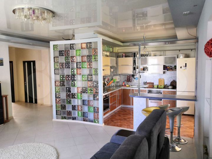 3-к. квартира, 108 м², 2/3 эт.