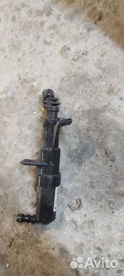 Форсунка омывателя фар VW Passat CC