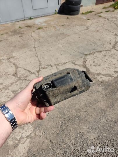 Противотуманная фара левая