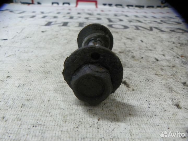 Болт развала задних колес Nissan Qashqai