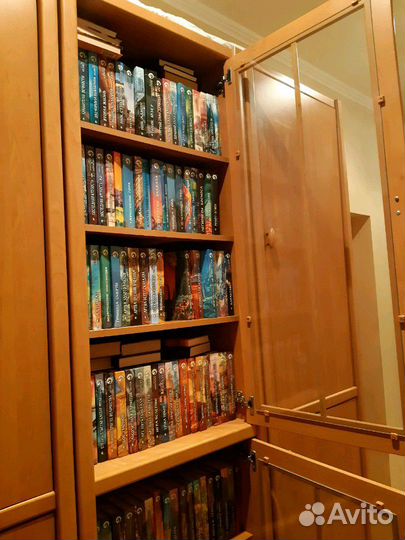 Книги жанра фэнтези, более 100 томов