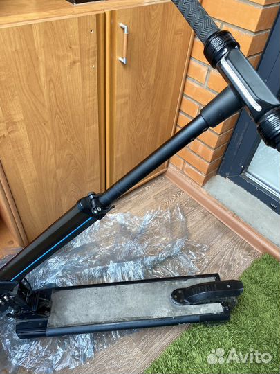 Электросамокат Jetson