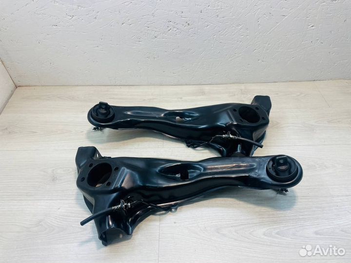 Рычаг продольный правый Mitsubishi lancer 10