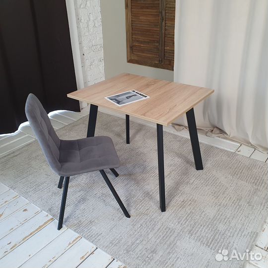 Письменный стол Ник Дуб 90*70 см. Черные ножки