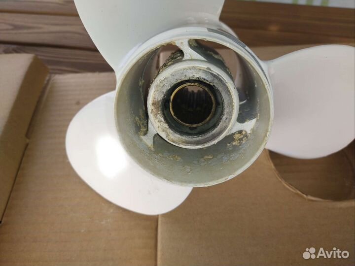 Винт 13 шлицов Honda bf50