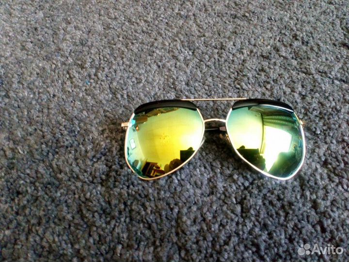 Солнцезащитные очки