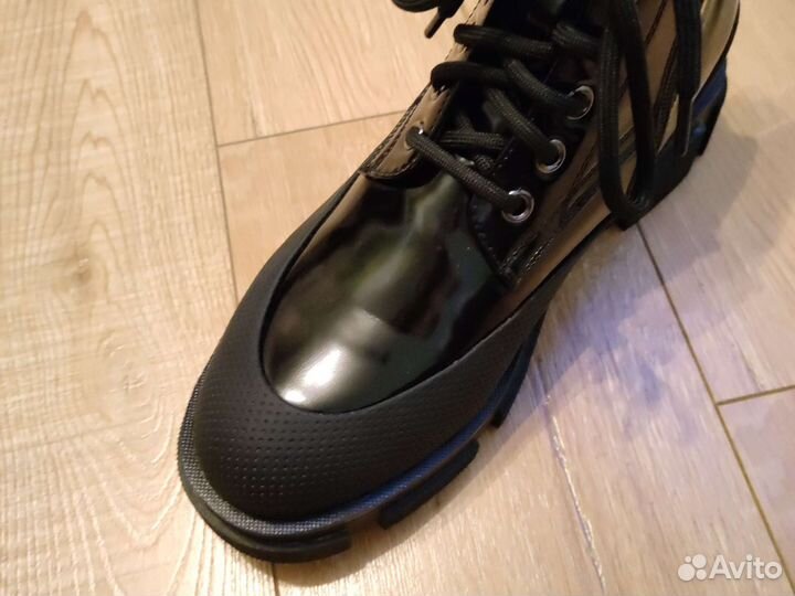 Ботинки женские 39 размер.Новые
