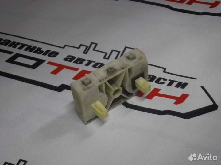 Кронштейн бампера nissan X-trail DNT31 NT31 T31 TNT31 задний левый правый 85220JG000