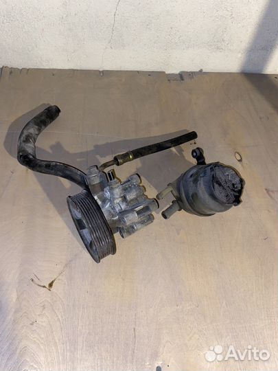 Бачок, гур Toyota Camry V40 2006-11г