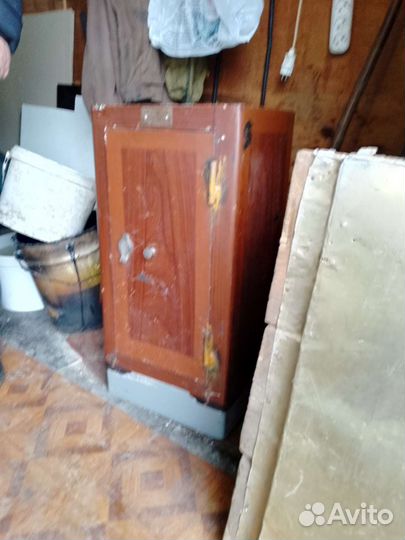 Сейф металлический