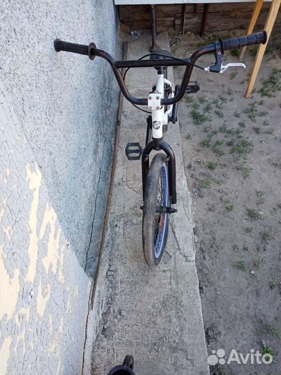 Трюковой велосипед BMX