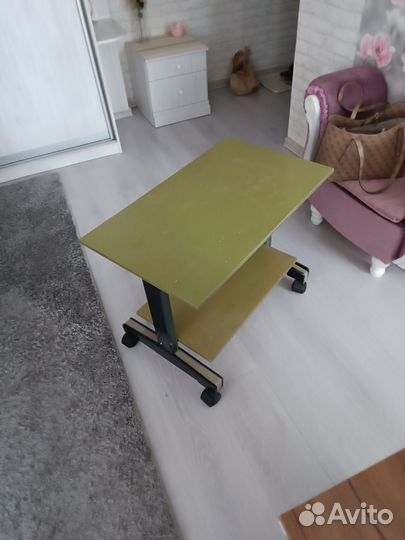 Журнальный столик