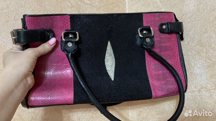 Сумка из кожи ската и морской змеи