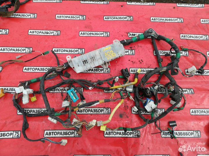 Коса салона Nissan Ad vzny12 MR18DE