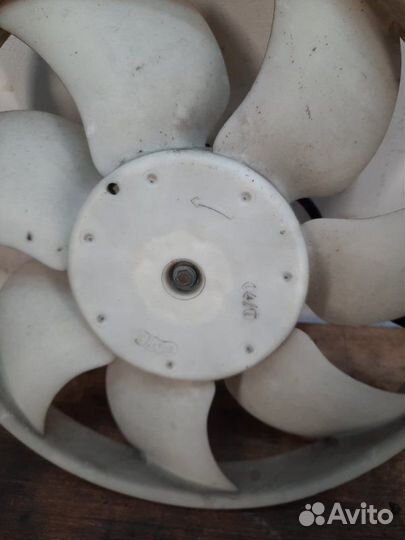 Вентилятор радиатора Peugeot 107 хэтчбэк 3 дв. 1.0