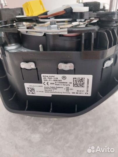 Подушка безопасности в руль Volkswagen 5NA880201E