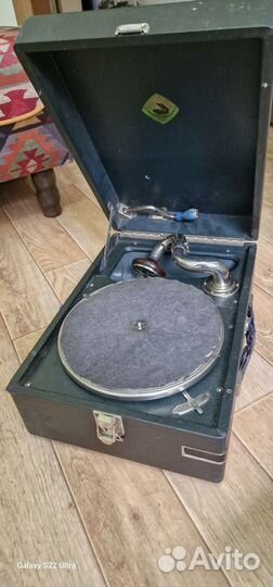 Патефон г.Красногвардейск довоенный N 2