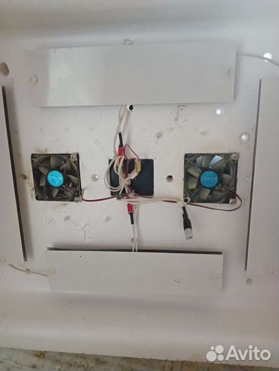 Инкубатор несушка на 104 яйца