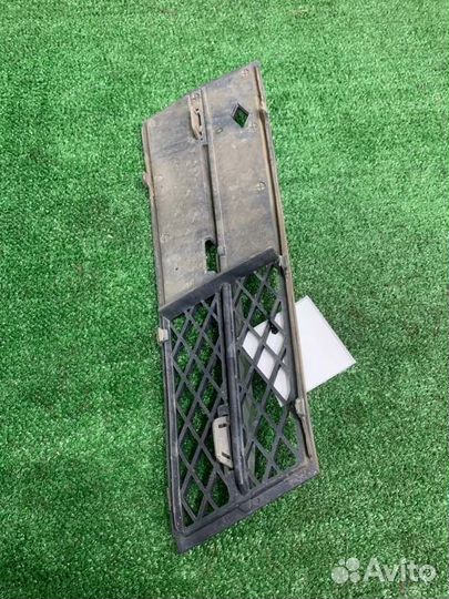 Решетка в бампер левая