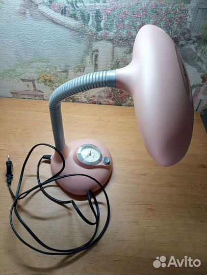 Настольная лампа