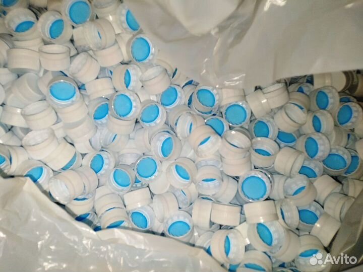 28 крышки / пластиковые колпачки