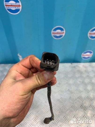 Датчик кислородный верхний Volkswagen Passat B7