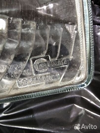 Стекло для фары ваз 2107. Правое