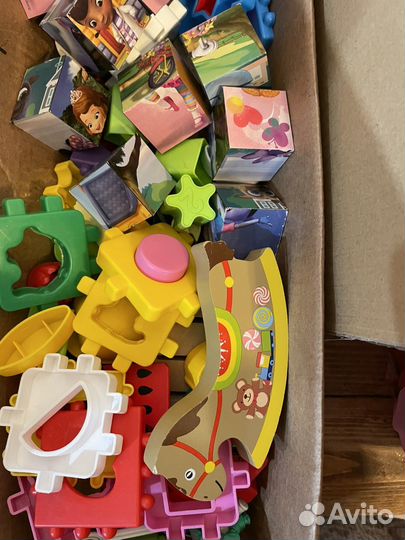 Коробка игрушек, разные