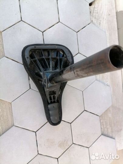 BMX цепь KMC, седло Pivotal