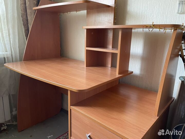 Компьютерный стол