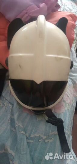 Шлем каска пожарного