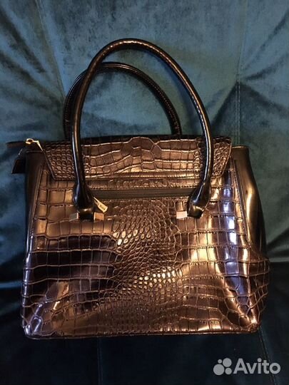 Сумка из натуральной замши и лаковой кожи