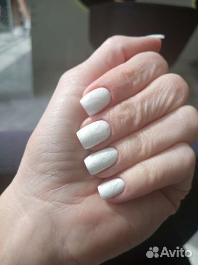 Маникюр, педикюр, брови