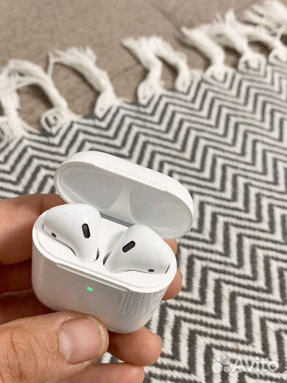 Airpods 2