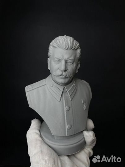 Бюст Сталина
