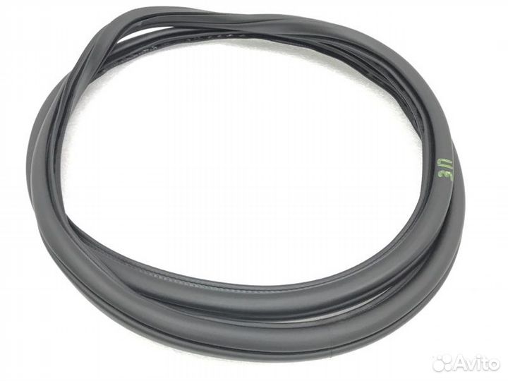 Уплотнительная резинка задняя правая Volkswagen